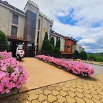 מלון семеен Golden Place 3*