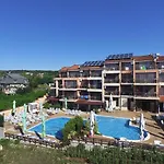 семеен Golden Place 3*
