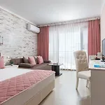 семеен Golden Place