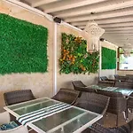 семеен Golden Place מלון 3*