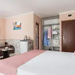 семеен Golden Place מלון