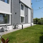 семеен Golden Place מלון