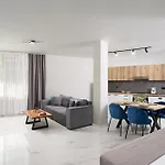 מלון семеен Golden Place