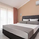 семеен Golden Place 3*