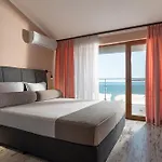 מלון семеен Golden Place