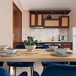 семеен Golden Place מלון 3*