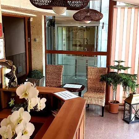 семеен Golden Place Hotel