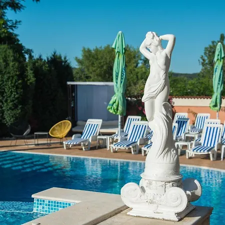 семеен Golden Place 소조폴