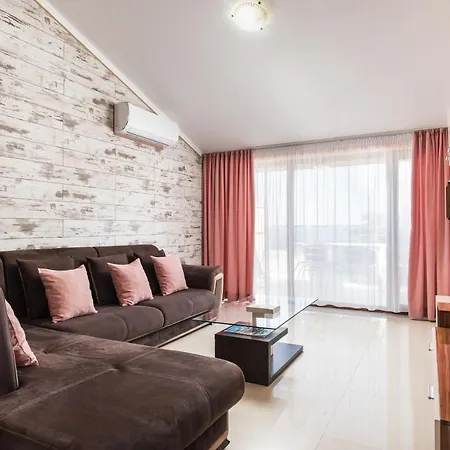 семеен Golden Place 호텔 소조폴