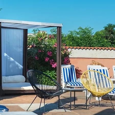 семеен Golden Place 호텔