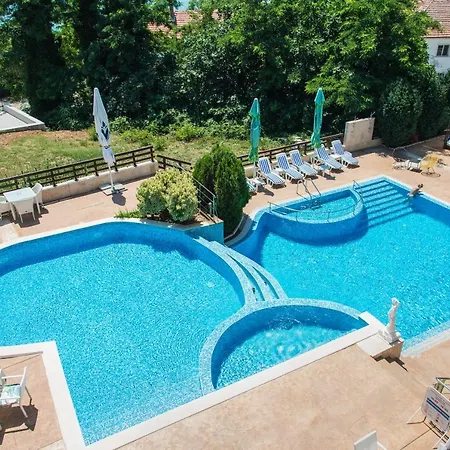 호텔 семеен Golden Place 3*