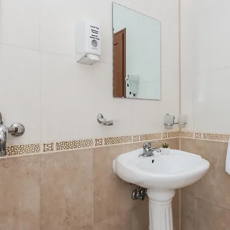 семеен Golden Place 3*