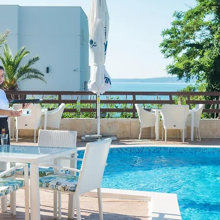 호텔 семеен Golden Place 3*