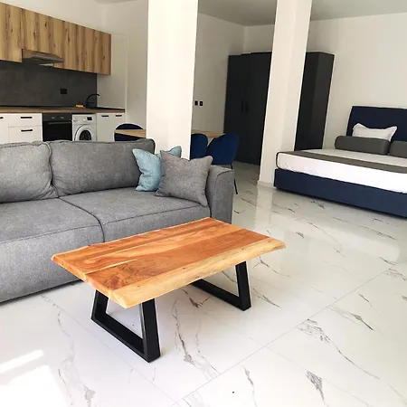 семеен Golden Place Hotel 3*