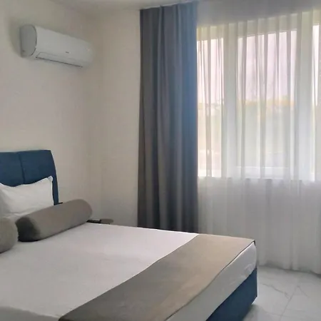 Hotel семеен Golden Place 3*