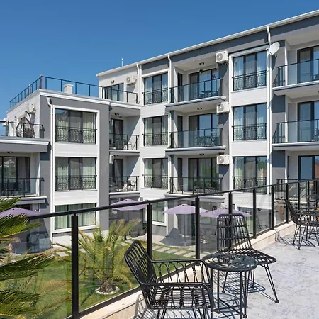 семеен Golden Place 3* 소조폴