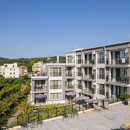 семеен Golden Place 3* 소조폴