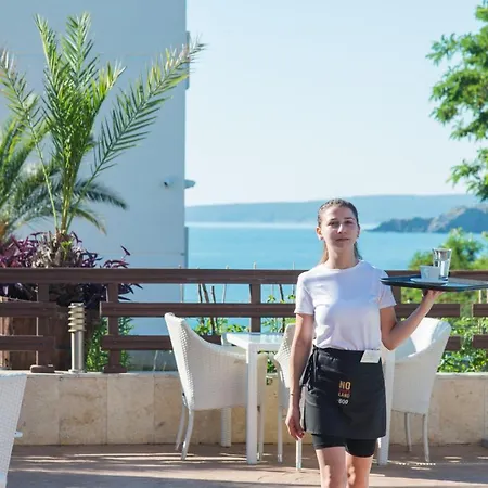 Hotel семеен Golden Place 3*