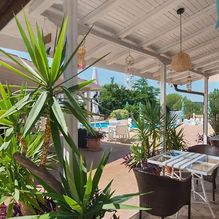 семеен Golden Place Hotel 3*