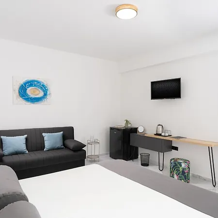 Hotel семеен Golden Place 3*