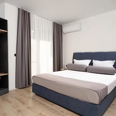 семеен Golden Place